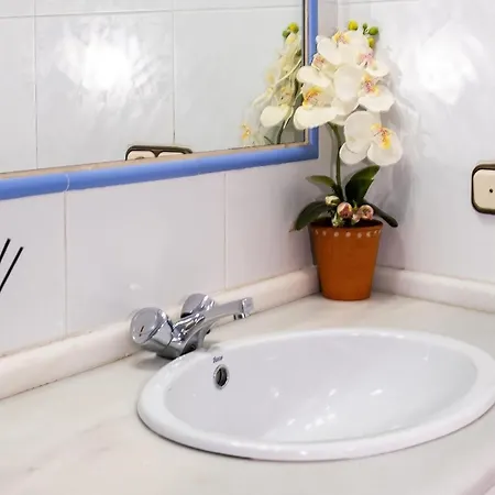 Apartamento Centrico En Conil Para Familias Y Parejas - Es-180-320